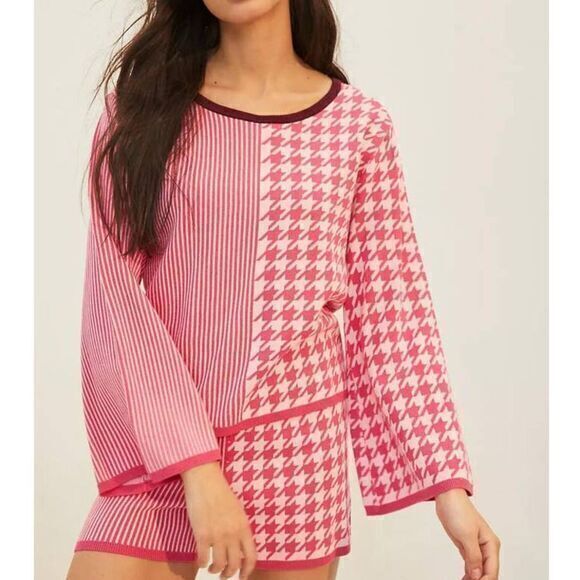 Anthropologie Sweaters - ANTHROPOLOGIE Sierra Lounge Pink Set Short Sweater SMALL
